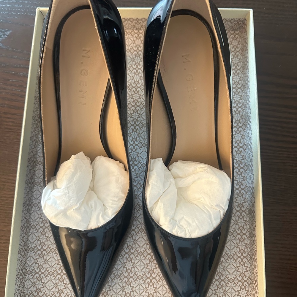 M. Gemi Black Patent Heels Elegant Minimalist Design